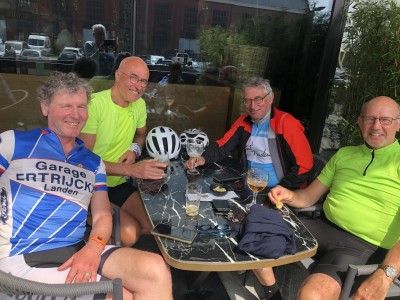 Herman, Johan, Guy, Stefan en Peter doen mee met 100 km fietsen. Sponsor jij ons ook?